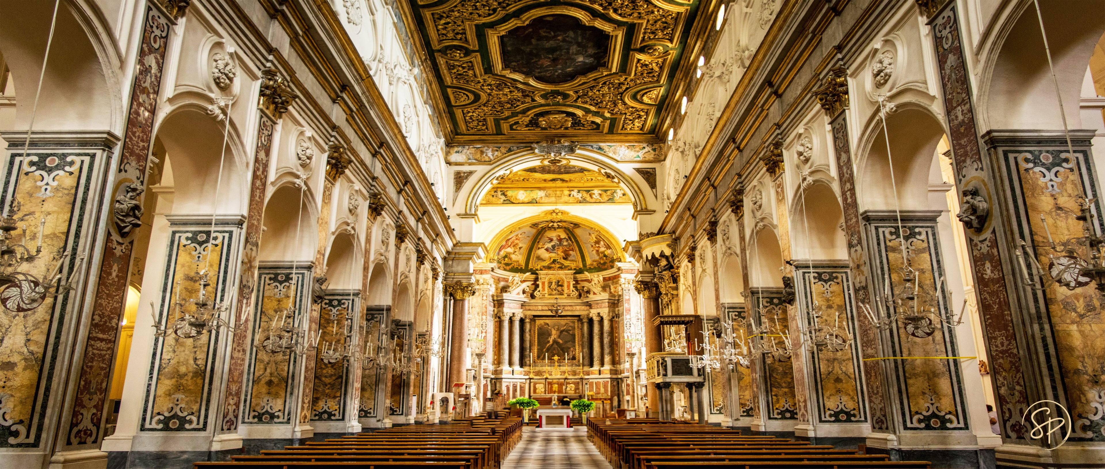 INTERNO DUOMO SAN MATTEO PATRONO CATTEDRALE SALERNO MEDIEVALE .medieval cathedral Salerno stunning inside view