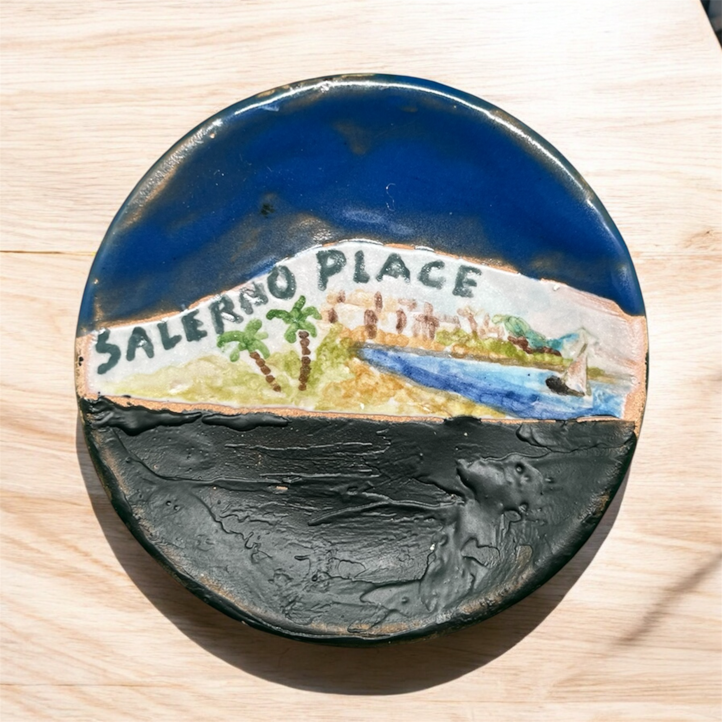 Piattino in Ceramica dipinto mano, Palme e Lungomare di Salerno