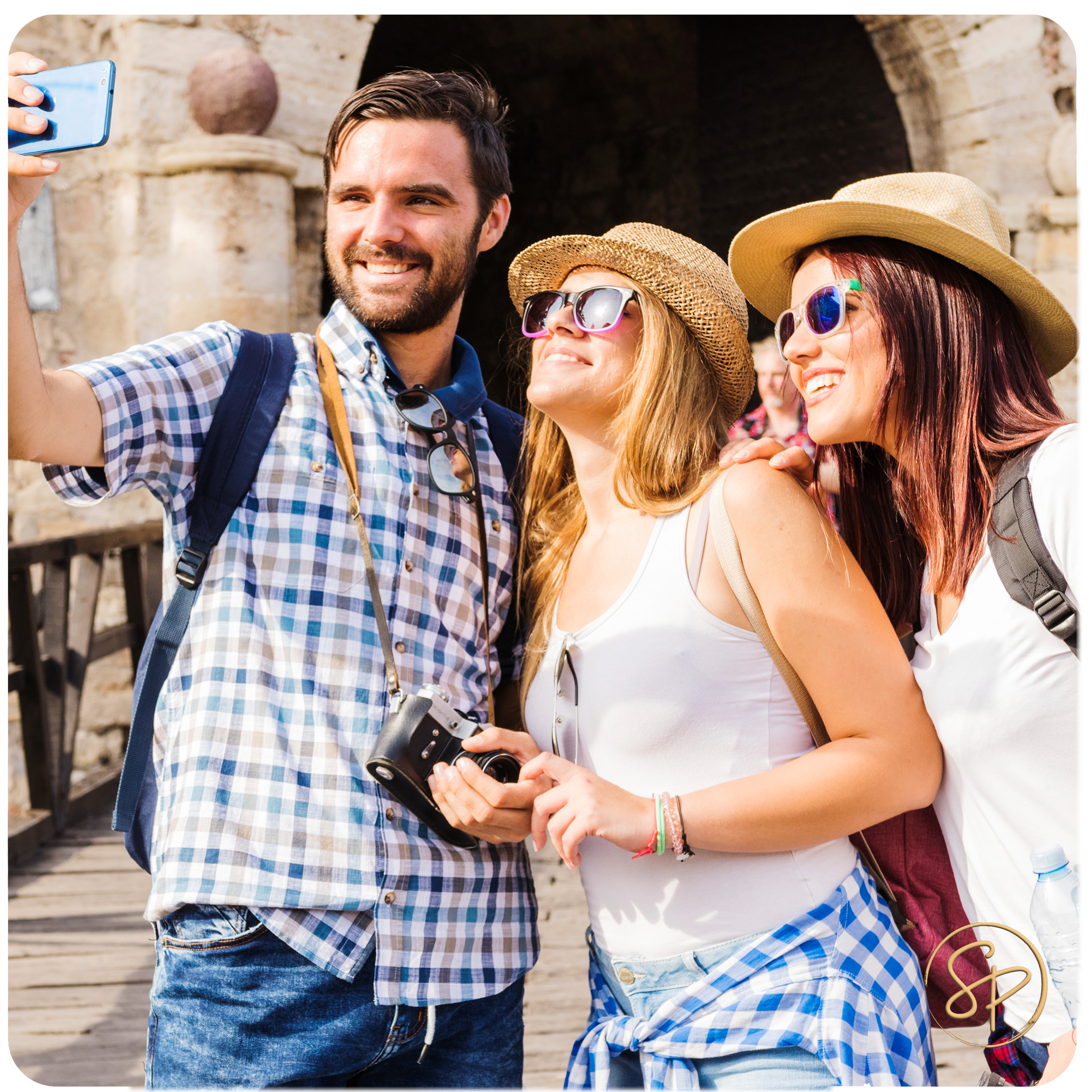 HAPPY PEOPLE VISITING THE CITY MUSEUMS ATTRACTIOND BEUTIES OF AMALFI COAST 